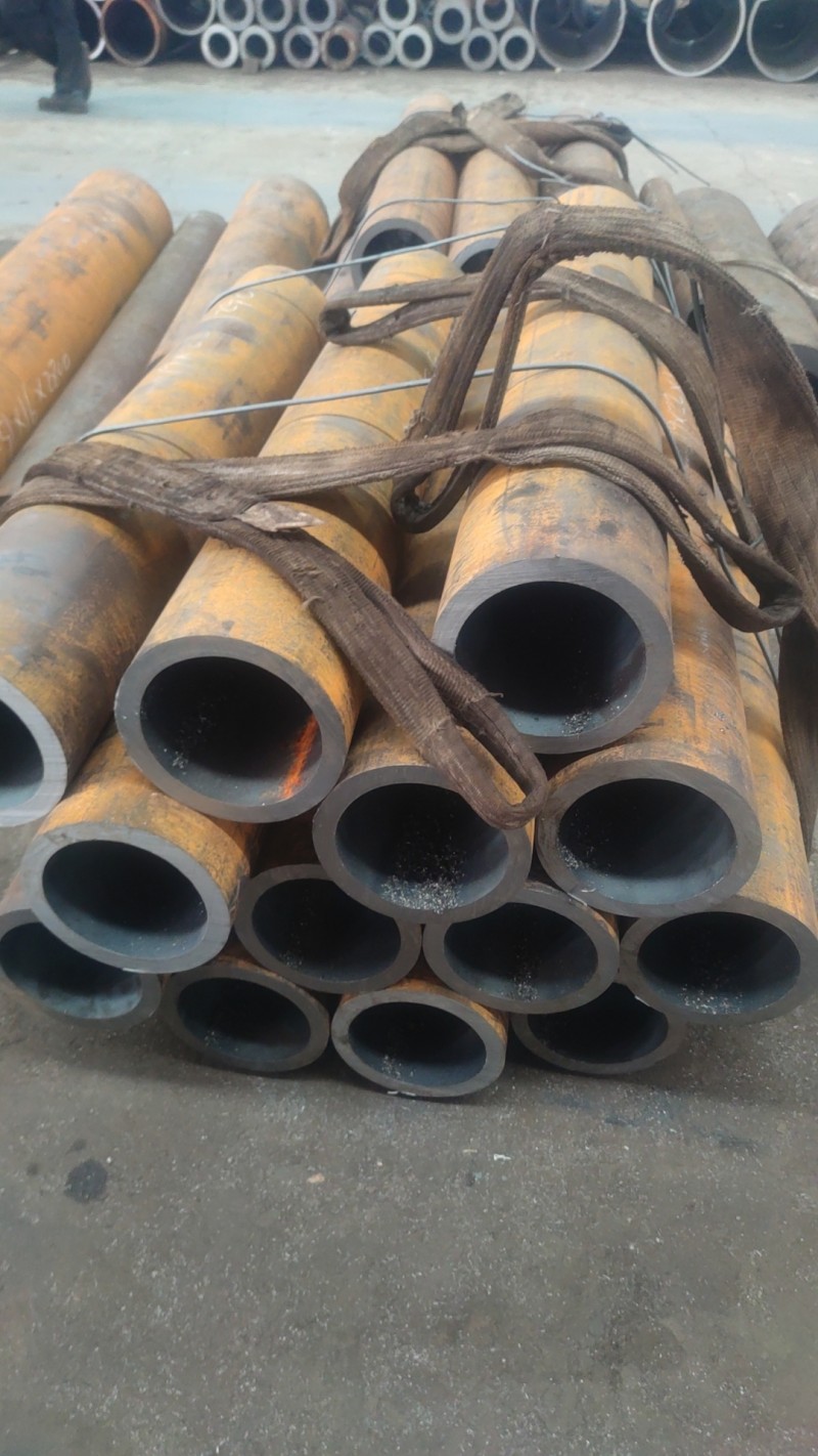 噶尔噶尔噶尔15CrMoG无缝钢管切割